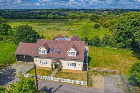 Roding Lane, Chigwell IG7 4 bed detached house for sale