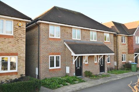 Mole Place, West Molesey KT8 3 bed semi