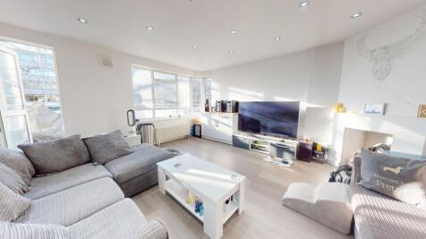 3 bedroom flat for sale