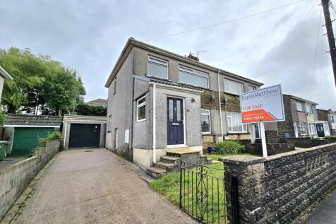 Hillcrest, Brynna, Pontyclun, Rhondda... 3 bed semi