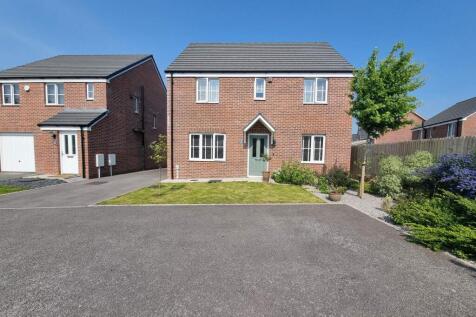 Llys Castell Newydd, Bridgend. CF31 4PD 4 bed detached house for sale