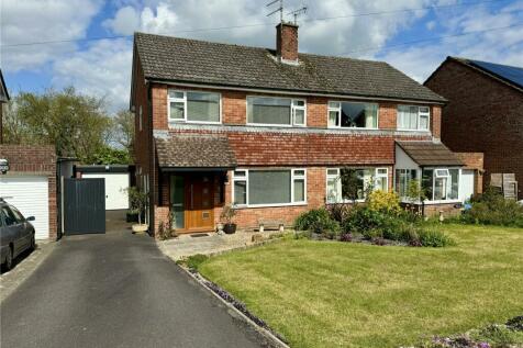 3 bedroom semi-detached house for sale