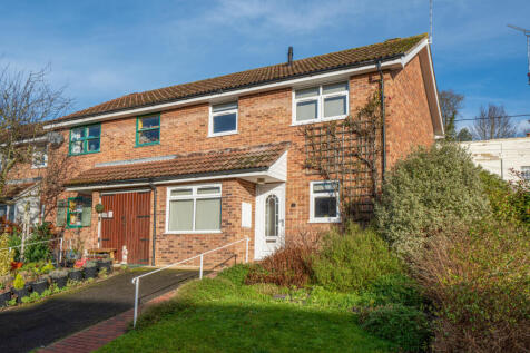 Naverne Meadows, Woodbridge, IP12 1HU 3 bed end of terrace house for sale