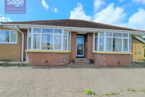 3 bedroom detached bungalow for sale