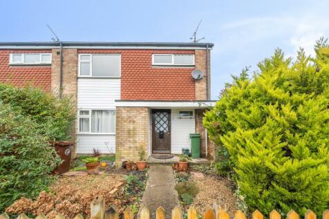 Aylesbury,  Buckinghamshire,  HP21 3 bed terraced house for sale