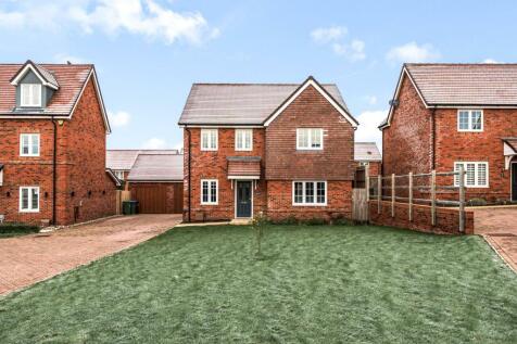 Stoches Close,  Stoke Mandeville,  HP22 4 bed detached house for sale