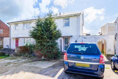 Aylesbury,  Buckinghamshire,  HP21 3 bed end of terrace house for sale