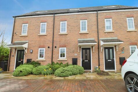 3 bedroom town house for sale