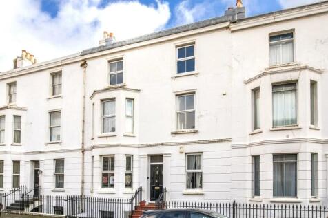 5 bedroom terraced house for sale