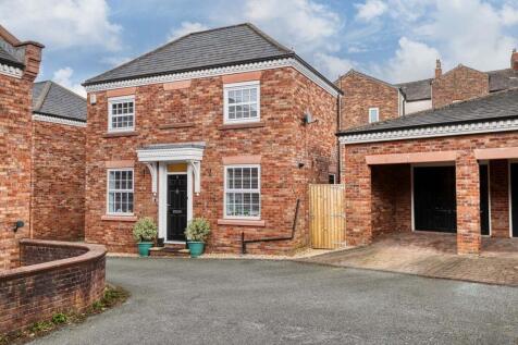 2 bedroom detached house for sale