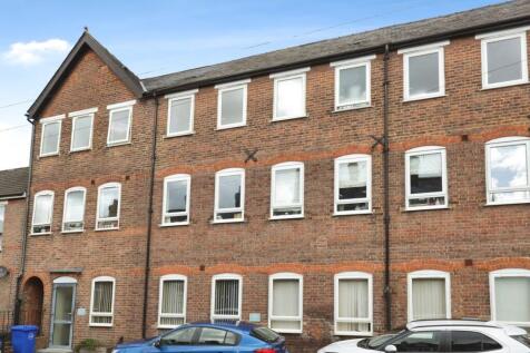 1 bedroom ground floor flat for sale