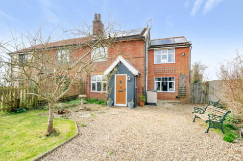 3 bedroom semi-detached house for sale