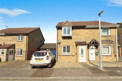 2 bedroom semi-detached house for sale
