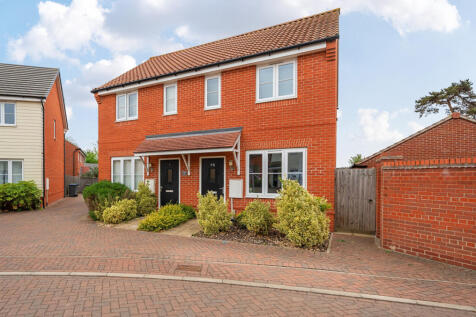 2 bedroom semi-detached house for sale