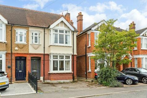 5 bedroom semi-detached house for sale