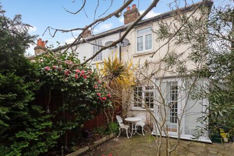 Parrs Place, Hampton 2 bed cottage for sale