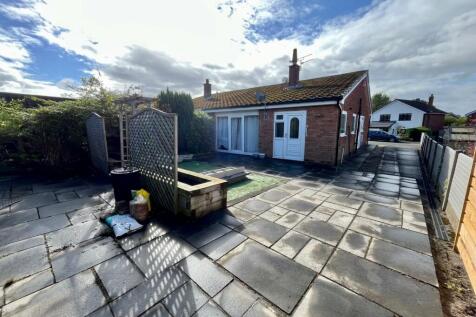 Walton Drive, Marple, Stockport, SK6 3 bed bungalow for sale