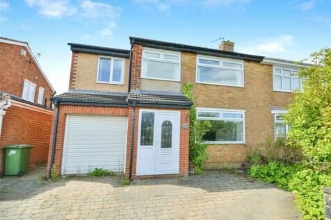 4 bedroom semi-detached house for sale