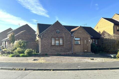 2 bedroom detached bungalow for sale