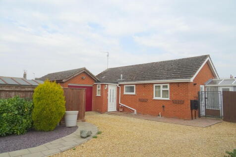 2 bedroom detached bungalow for sale