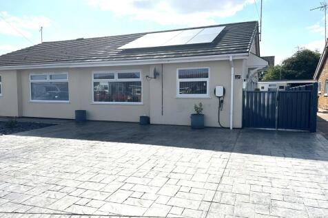 3 bedroom semi-detached bungalow for sale