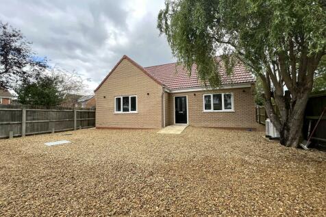 3 bedroom detached bungalow for sale