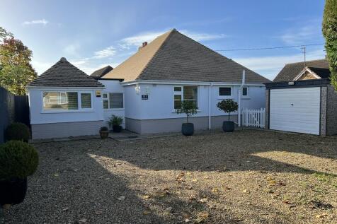 3 bedroom detached bungalow for sale