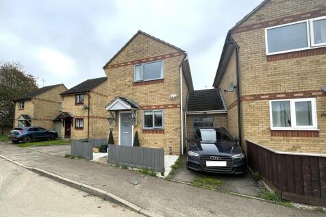 2 bedroom link detached house for sale