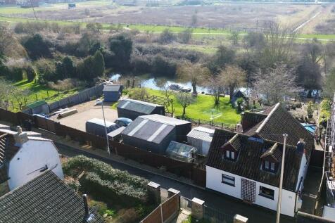 3 bedroom cottage for sale