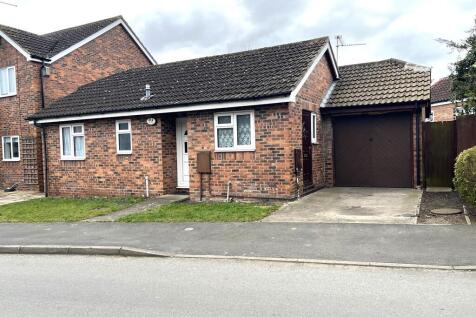 2 bedroom detached bungalow for sale