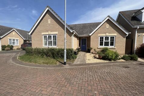 2 bedroom detached bungalow for sale