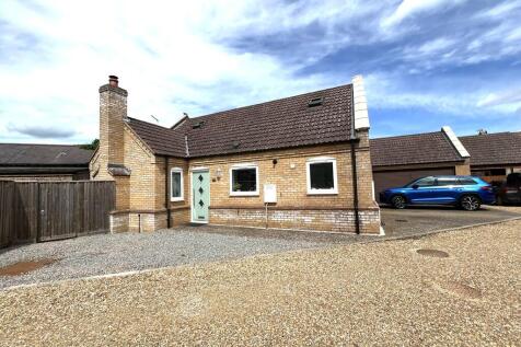 4 bedroom chalet for sale
