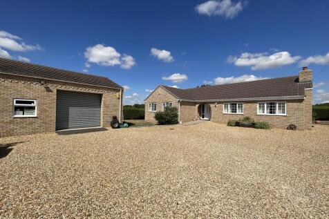 4 bedroom detached bungalow for sale