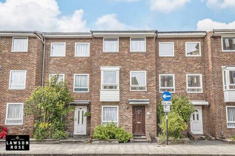 3 bedroom town house for sale