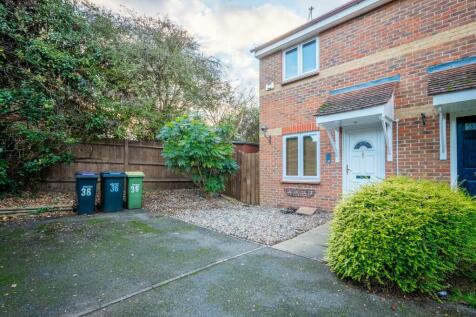 2 bedroom semi-detached house for sale