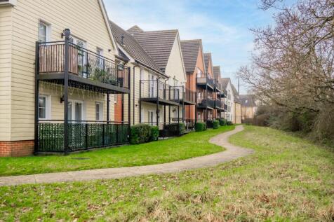 Leaf Hill Drive, Romford RM3 1 bed flat for sale