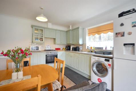 2 bedroom semi-detached bungalow for sale