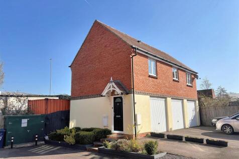 Oake Woods, Gillingham 1 bed coach house for sale