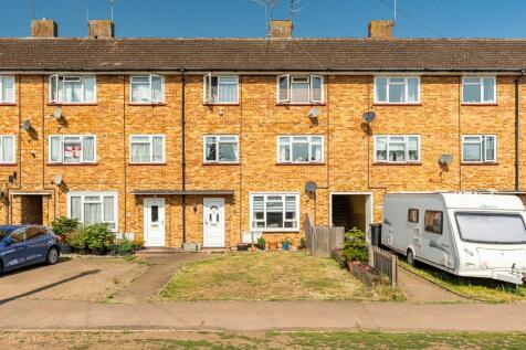 3 bedroom maisonette for sale