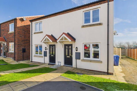 2 bedroom semi-detached house for sale