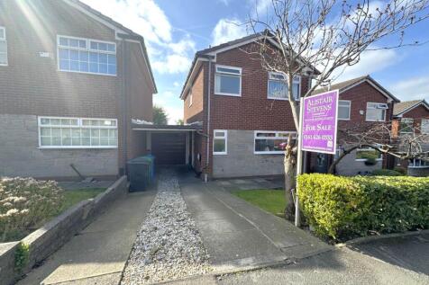 5 Kensington Avenue, Oldham,OL9 0NL 3 bed link detached house for sale