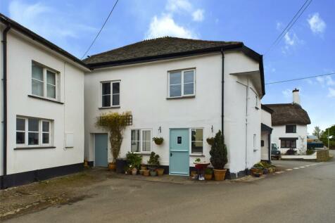 4 bedroom end of terrace house for sale