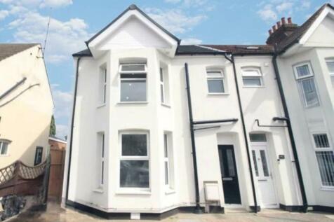 4 bedroom end of terrace house for sale