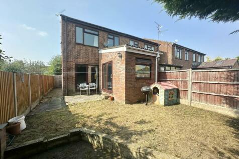 4 bedroom semi-detached house for sale