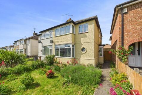 Sundon Park Road, Luton LU3 4 bed semi