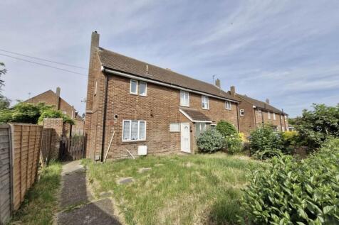 Blenheim Road, Bedford MK42 3 bed semi