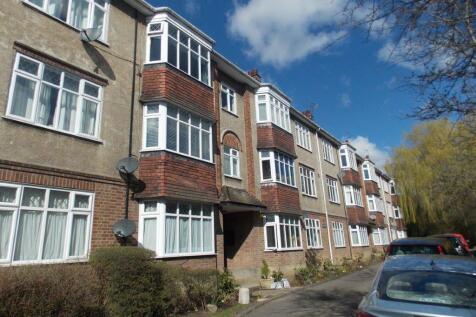 Goldings Hill, Loughton IG10 2 bed flat for sale