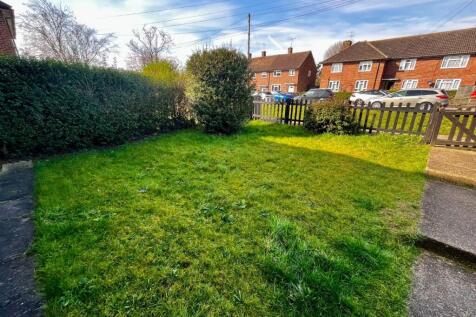 Collard Avenue, Loughton IG10 1 bed flat for sale