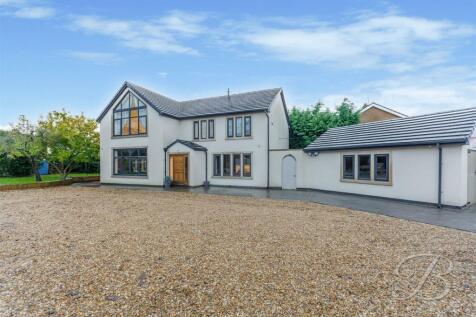 4 bed detached house