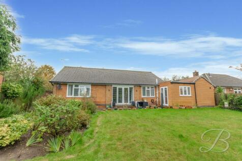 4 bedroom detached bungalow for sale